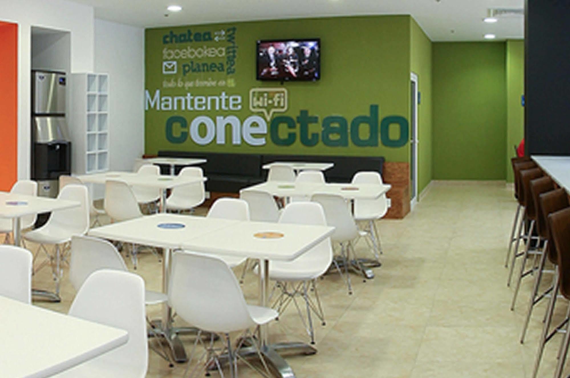 One Irapuato Exterior foto